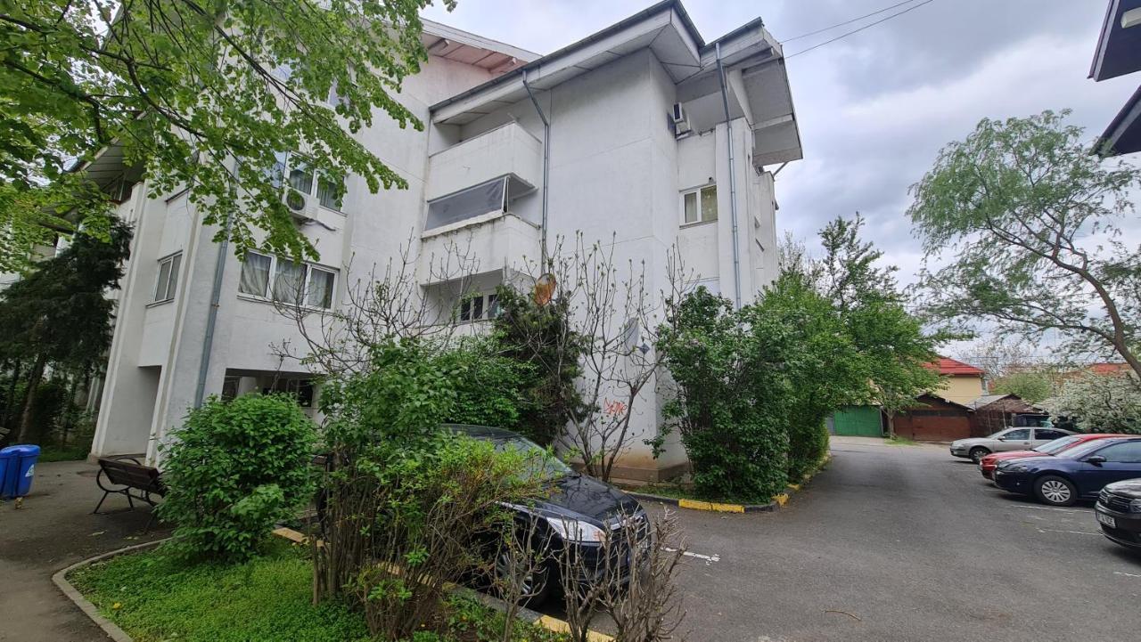 Vs Central Apartment Otopeni Luaran gambar