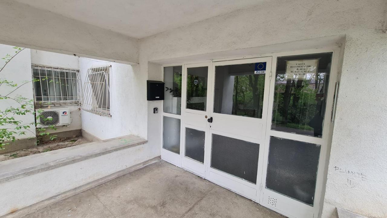Vs Central Apartment Otopeni Luaran gambar