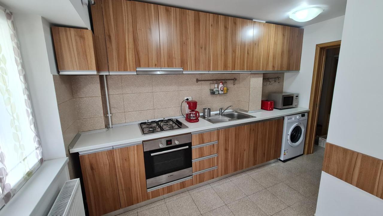 Vs Central Apartment Otopeni Luaran gambar