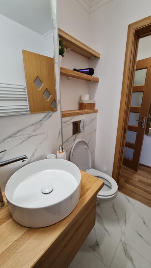 Vs Central Apartment Otopeni Luaran gambar