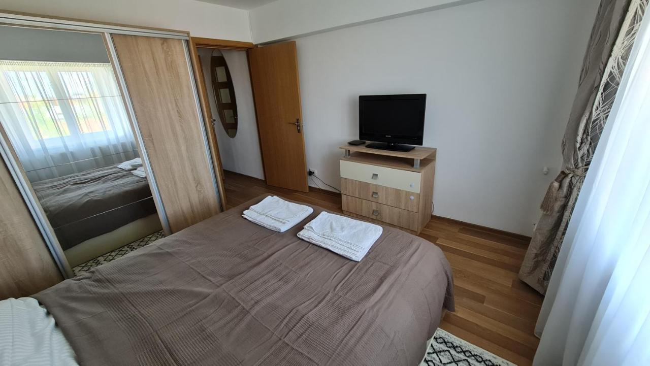 Vs Central Apartment Otopeni Luaran gambar